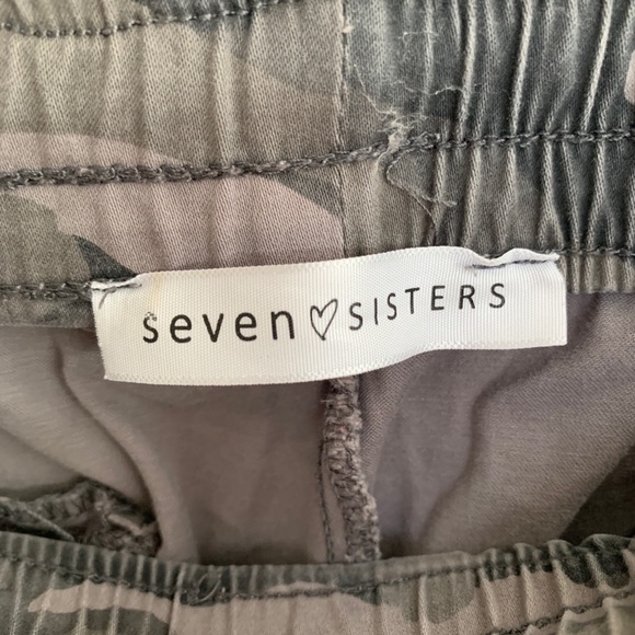 M boutique camo pants - Picture 3 of 3